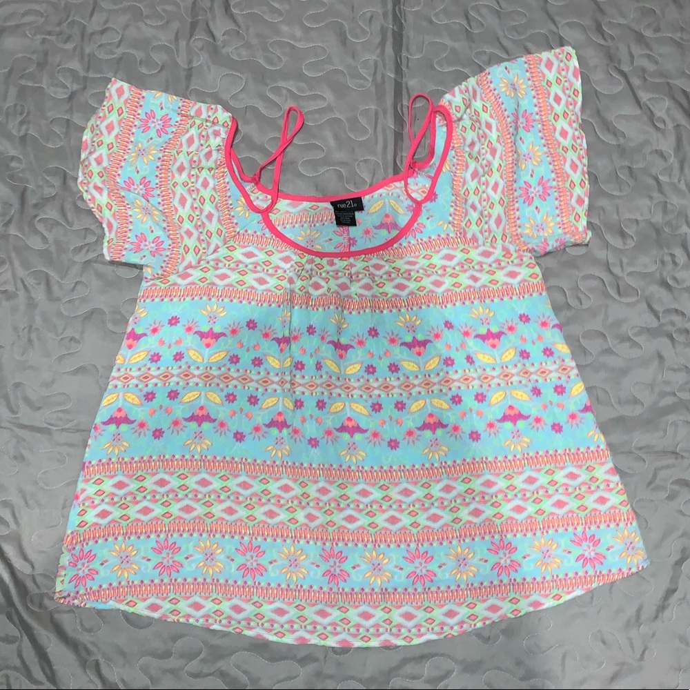 Off the shoulder, with straps, trial top!